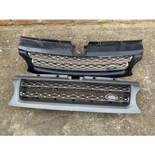 249 - x2 retro Land Rover front grilles