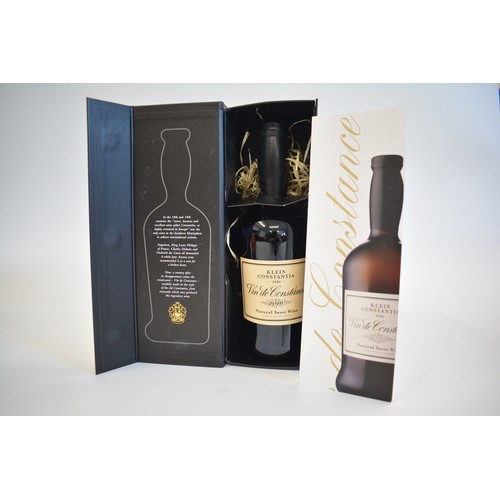 11 - One Boxed bt. La pommeraie Calvados, 700ml. 40%. One Boxed bt. Courvoisier V.S Cognac, 70cl, 40%,199... 