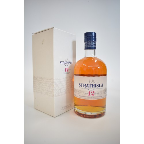 131 - One Boxed bt Strathisla 12 years, 70cl, 40%. One bt. Glenmorangie 10 years old, 700ml, 40%, 1990s. O... 