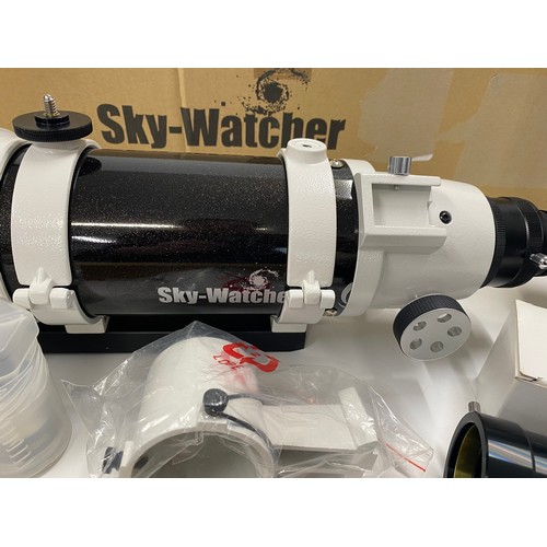 43 - Sky Watcher 80mm ED pro OTA Apochromatic Refractor telescope together with Anthres 1.25 bono viewer ... 