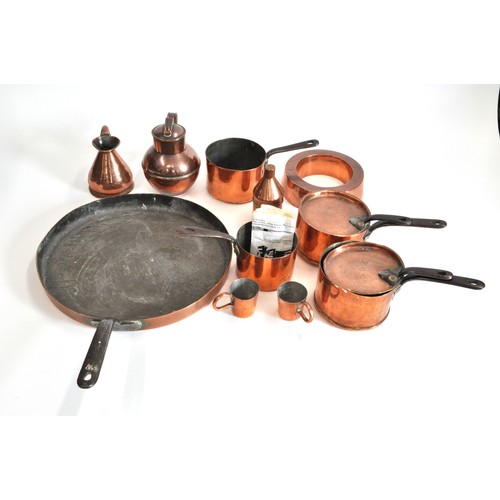 73 - Mixed vintage copper collection to include; frying pan, cooking pots with lids, jelly mould etc