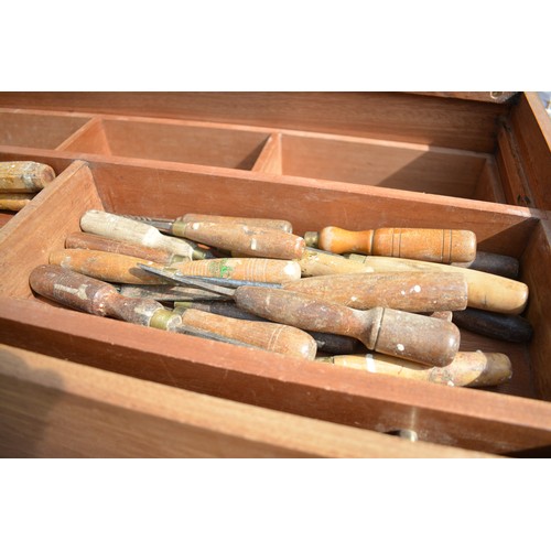 84 - Bespoke handmade carpenter's tool chest with inner drawers containing various saws, chisels, hammers... 