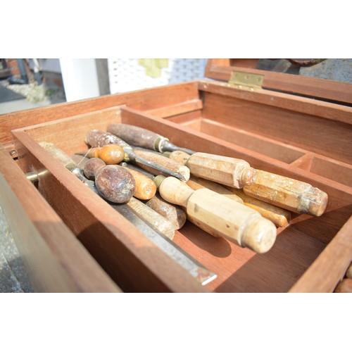 84 - Bespoke handmade carpenter's tool chest with inner drawers containing various saws, chisels, hammers... 