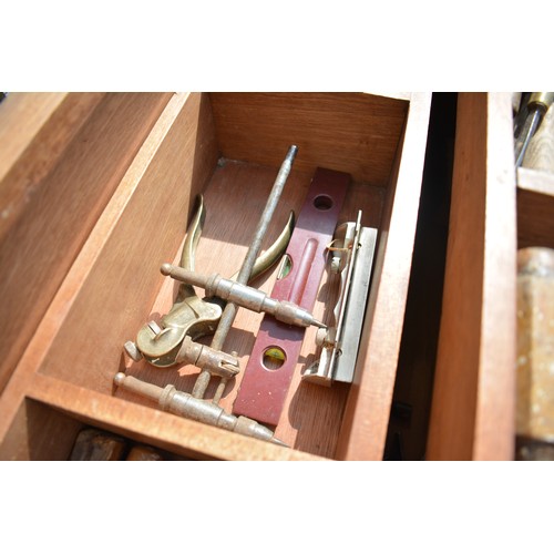 84 - Bespoke handmade carpenter's tool chest with inner drawers containing various saws, chisels, hammers... 