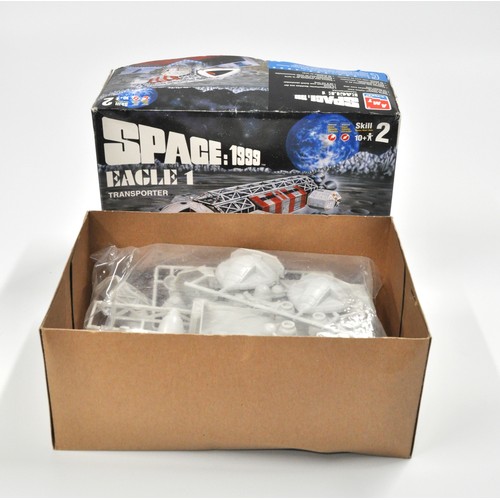 92 - IMAI Space 1999 Eagle transport B-750-400 1:110 scale model kit with ERTL/AMT Space 1999 Eagle 1 Tra... 