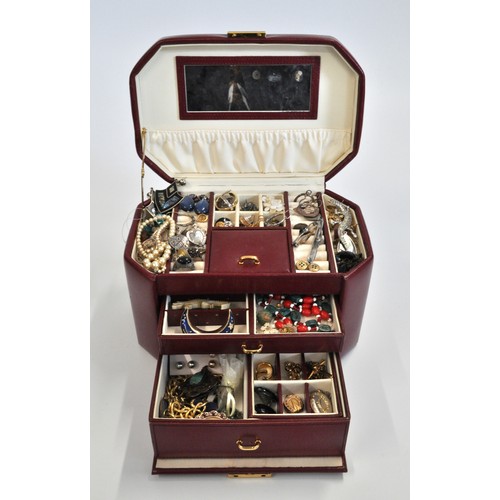 291 - Jewellery box containing mixed jewellery items to include a 9ct gold crucifix