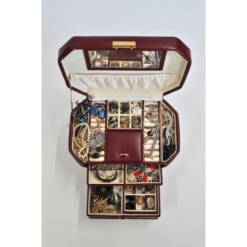 291 - Jewellery box containing mixed jewellery items to include a 9ct gold crucifix