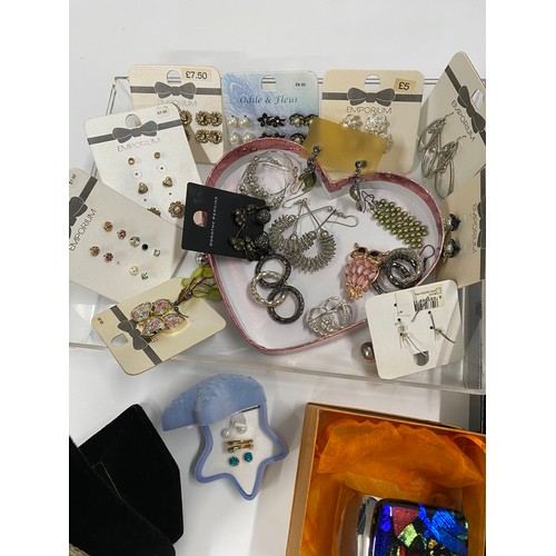 298 - A large quantity of mixed costume jewellery items including Franklin Mint boxed necklace, Debra Fox ... 