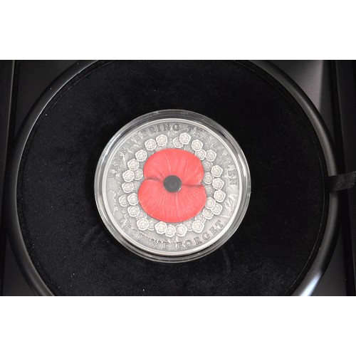 329 - 999/1000 antique finish silver with hand-painted red poppy design Ten Pound Coin, year of issue 2022... 