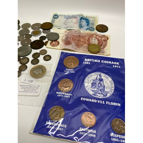 337 - A quantity of mixed coinage including British, Australian, USA etc in coin album together with loose... 