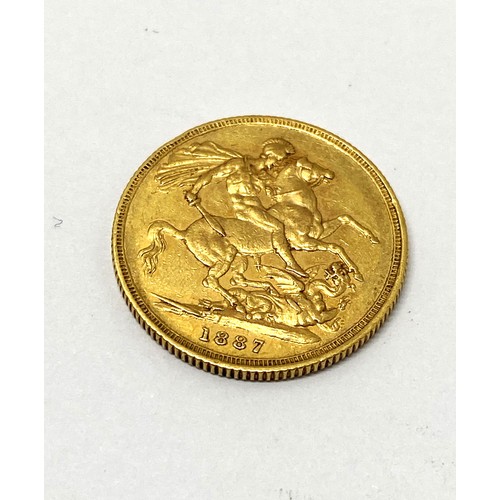 338 - 1887 Queen Victorian 22ct gold sovereign