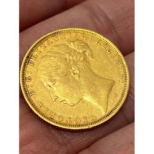 338 - 1887 Queen Victorian 22ct gold sovereign