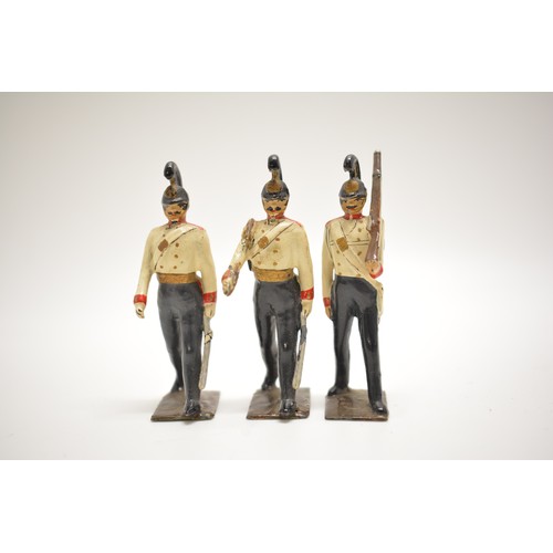 186 - x12 die cast infantry soldier figures