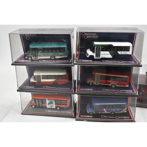 201 - Exclusive First Editions Precision die cast models of buses/coaches, including De Luxe Series - Maid... 