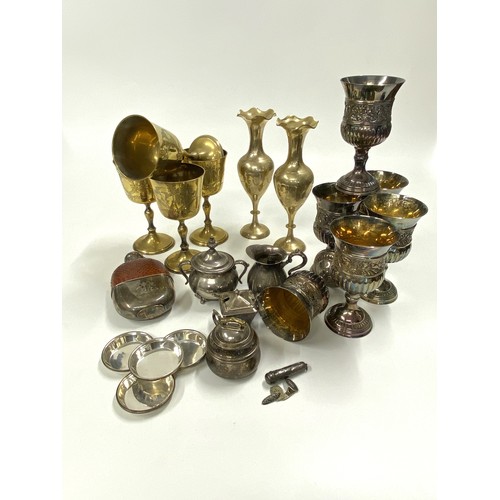 248 - A mixed group of  silver and silverplate items to include Walker & Hall table top lighter, Mappin & ... 