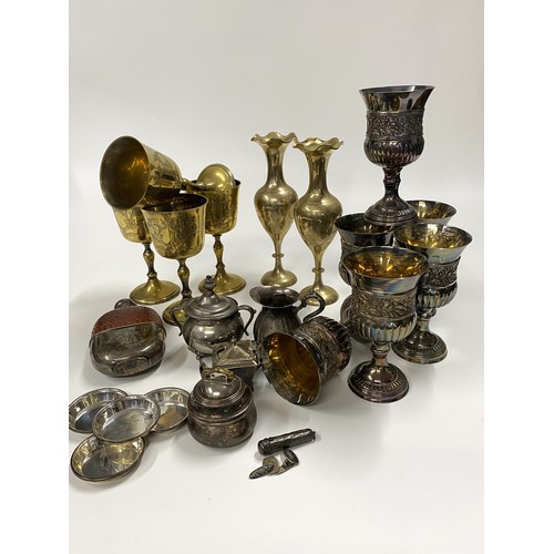 248 - A mixed group of  silver and silverplate items to include Walker & Hall table top lighter, Mappin & ... 