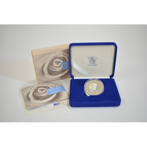 253 - Collection of various commemorative coins to include Diana silver proof Memorial coin/1952 Golden Ju... 