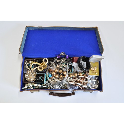 261 - Large collection of costume jewellery, various designs, metals, beads- consisting of bracelets, neck... 