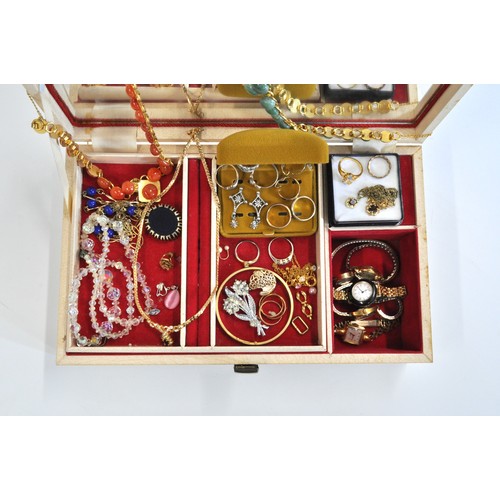 263 - Retro jewellery box containing  a 9ct gold ring with clear stones hallmarked Birmingham, with variou... 