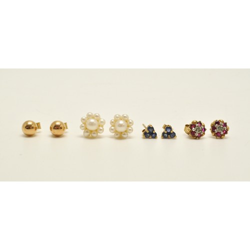 273 - x4 pairs of 9ct gold stud earings, approx gross weight 3.5g