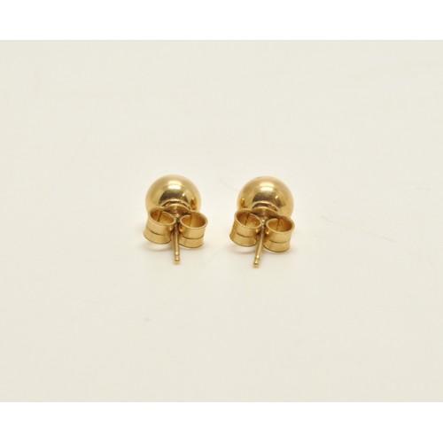 273 - x4 pairs of 9ct gold stud earings, approx gross weight 3.5g