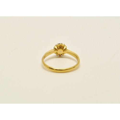 283 - 18ct Yellow gold Sapphire and diamond cluster ring, approx gross weight 3.2g. AF.