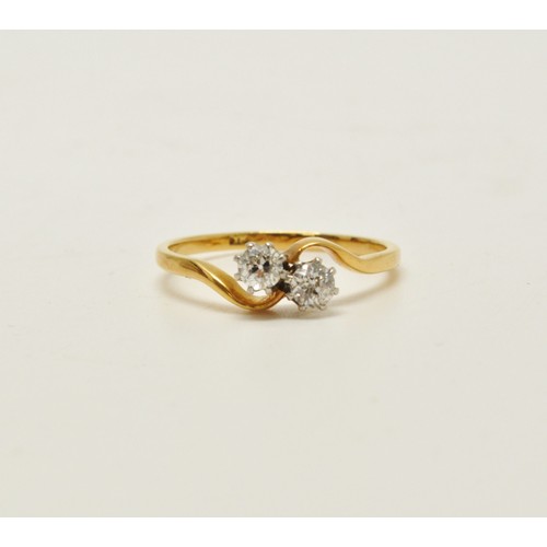 290 - 18ct yellow gold ring with two solitaire diamonds in twin set design, approx size N/O. Approx diamon... 