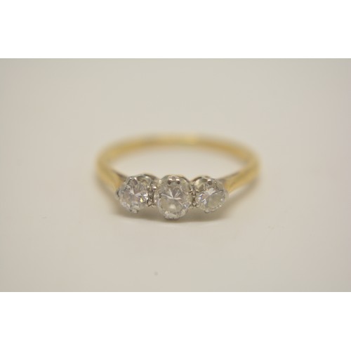 292 - Yellow gold diamond Trilogy ring, approx size N/O, Approx 0.50ct.