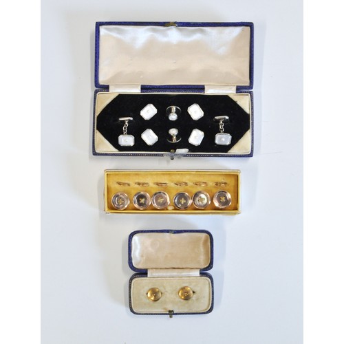 298 - vintage x5 mens collar studs, dress buttons, etc, all in original boxes, gilt metal, mother of pearl... 