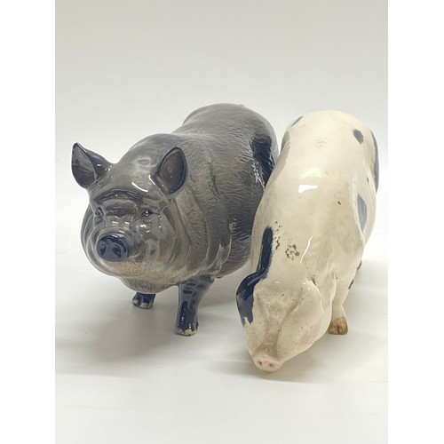 307A - x4 Royal Doulton ceramic animal figures including pigs, dog and cat