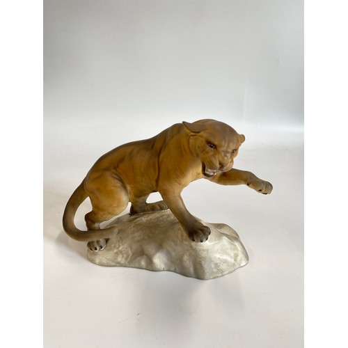 312 - Beswick matte puma on rock 1702