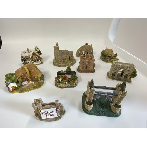 39 - x10 Lilliput Lane models to include Tower Bridge, Busmen's holiday, The Golden Jubilee, Britain Heri... 