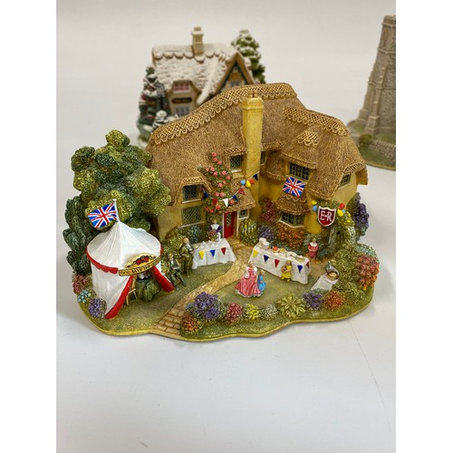 39 - x10 Lilliput Lane models to include Tower Bridge, Busmen's holiday, The Golden Jubilee, Britain Heri... 