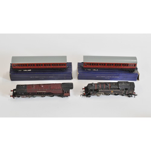 112 - Hornby Dublo Duchess of Atholl steam train also to include black steam locomotive and 2x suburban co... 