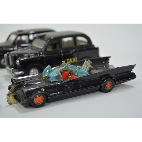 120 - Variety of mixed model diecast vehicles in  to include Dinky Toy Austin Mini Moke.