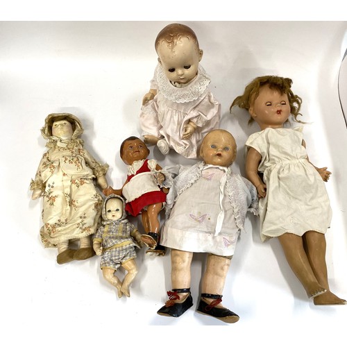 129 - Collection of vintage/retro dolls in different sizes and materials