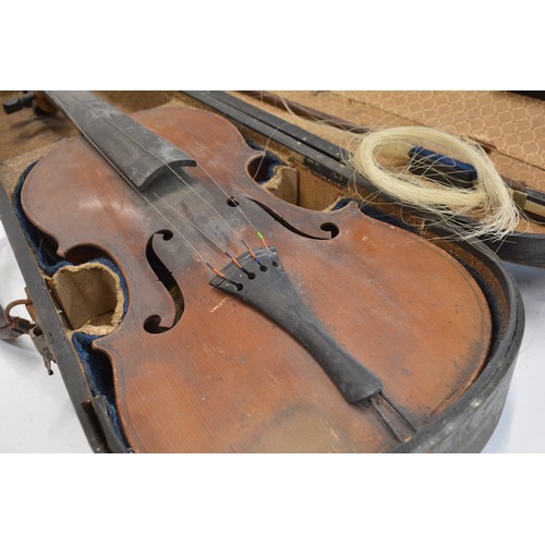 159 - 3 antique violins with cases and bows
1 label reads Antonius Stradivarius Cremonenhs
Faciebal Anno17... 