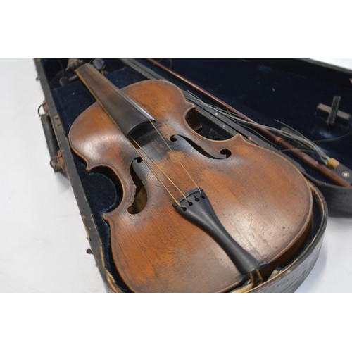 159 - 3 antique violins with cases and bows
1 label reads Antonius Stradivarius Cremonenhs
Faciebal Anno17... 