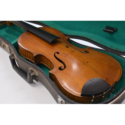 163 - 3 cased violins 2 with bows, 
x1 labelled Andreos Amati Setit Crenono Anno, 2 with no labels. Approx... 