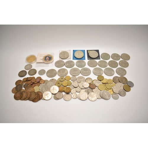 167 - Mixed British and other coinage from around the world to include some silver half crowns, Canadian 5... 