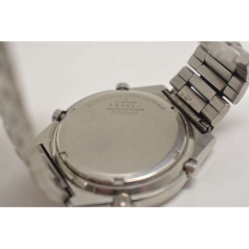 177 - Seiko Quartz chronograph wristwatch, model 7A28-703B with stainless steel strap.