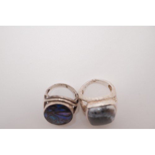 189 - 925 silver rings - larger designs of rectangular Dendritic agate and oval Abalone, both marked 925, ... 