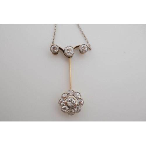 210 - Edwardian 18ct gold, Platinum Diamond necklace - Centrepiece set necklace with articulated cluster d... 