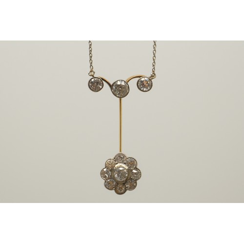 210 - Edwardian 18ct gold, Platinum Diamond necklace - Centrepiece set necklace with articulated cluster d... 