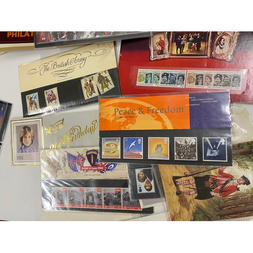 71 - Selection of 1st Day covers also including a quantity of stamps & albums, loose stamps some of which... 