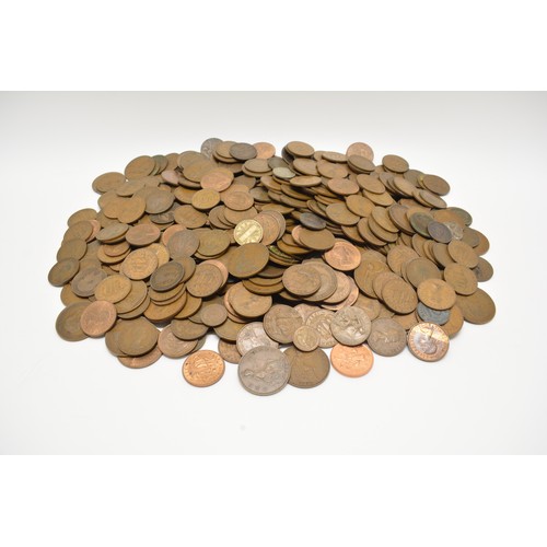 76 - Mixed copper coinage, various dates,  including Pennies, half pennies and some continental coinage, ... 