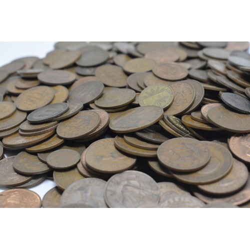 76 - Mixed copper coinage, various dates,  including Pennies, half pennies and some continental coinage, ... 