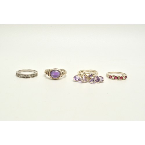 104 - Group of silver rings, some of which are amethyst, size approx N/O, x4 items.