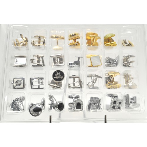 113 - A quantity of mixed cufflinks