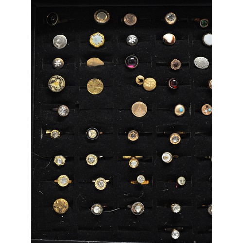 117 - Mixed buttons and studs